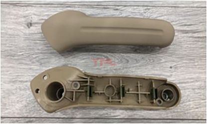 KAPI TUTAMAGI VE UST KAPAK BEJ ARKA SOL GOLF4-BORA - 1J0867171A R48 resmi