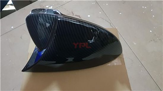 AYNA KAPAGI SAG YARASA (KAPAK USTU)CARBON KAPLAMA GOLF8 2021>> - 5H0857538. resmi