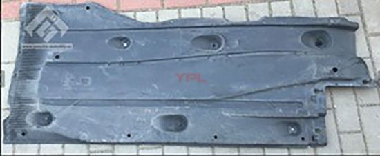 MOTOR ALT MUHAFAZA-KORUMA-KAPAK-KARTER-ON PLASTIGI YAN SOL 136CM A3-Q2-GOLF-TROC-KROQ-LEON 2013-2020 - 5Q0825201AE resmi