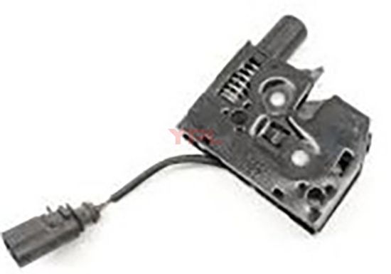 MOTOR KAPUT KILIDI Q3 2015-2018 - 8U0823509A resmi