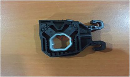 RADYATOR BAGLANTI TAKOZU DIZEL(SIYAH) - 5Q0121367D resmi