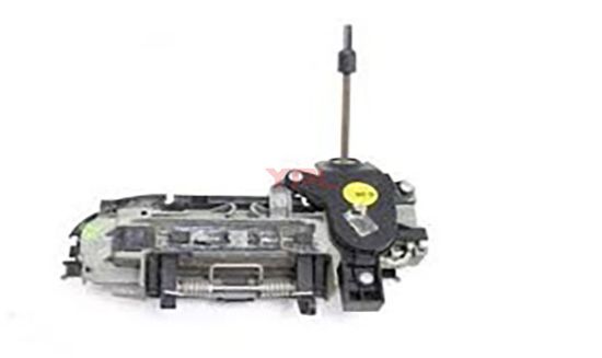 KAPI IC BRAKETI ON SOL AUDI A4 01-08 - 8E1837885A resmi